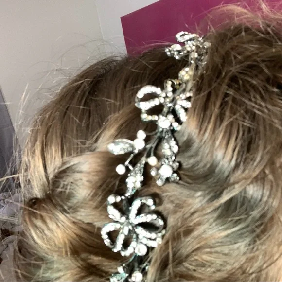 Vera Wang White - Garland Headband in Antique Crystal - Picture 11 of 11